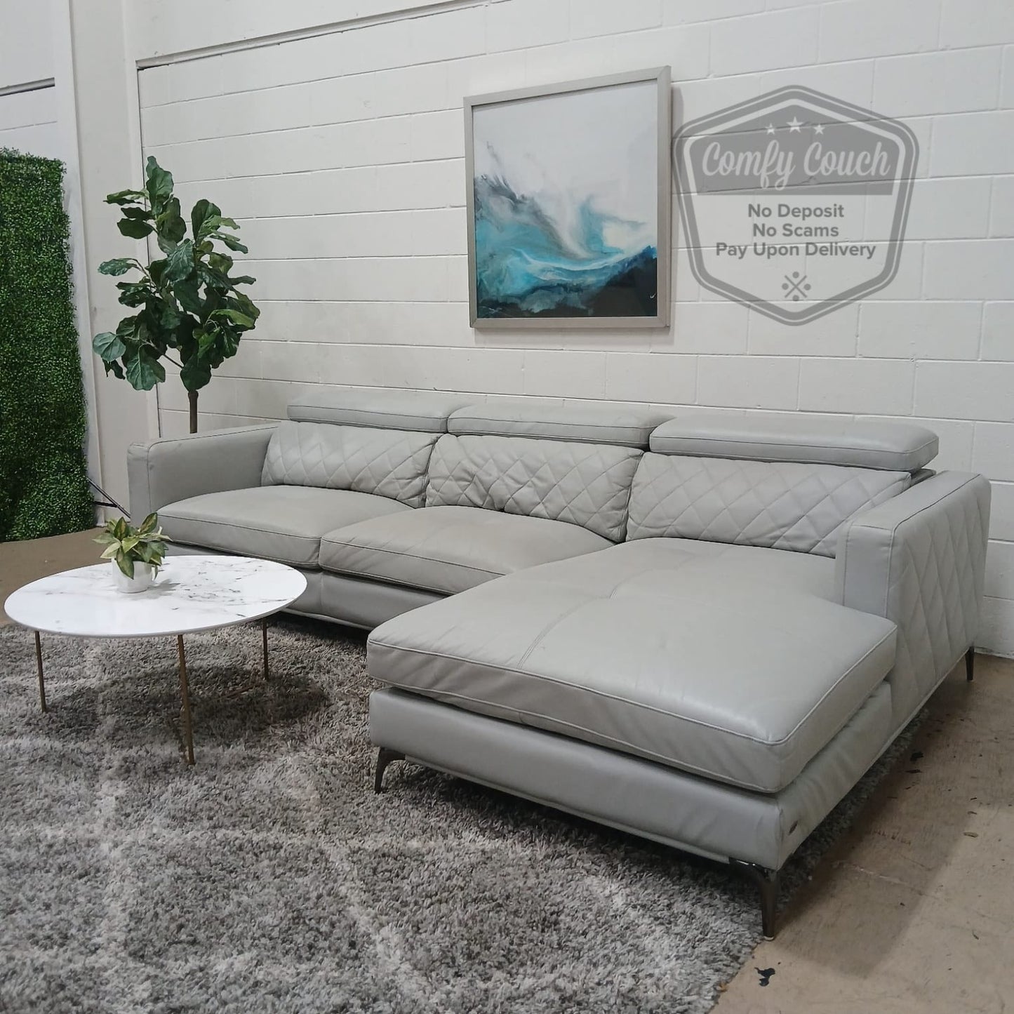 🛋️Sofia Vergara Leather Sectional Sofa (Delivery Available!! )