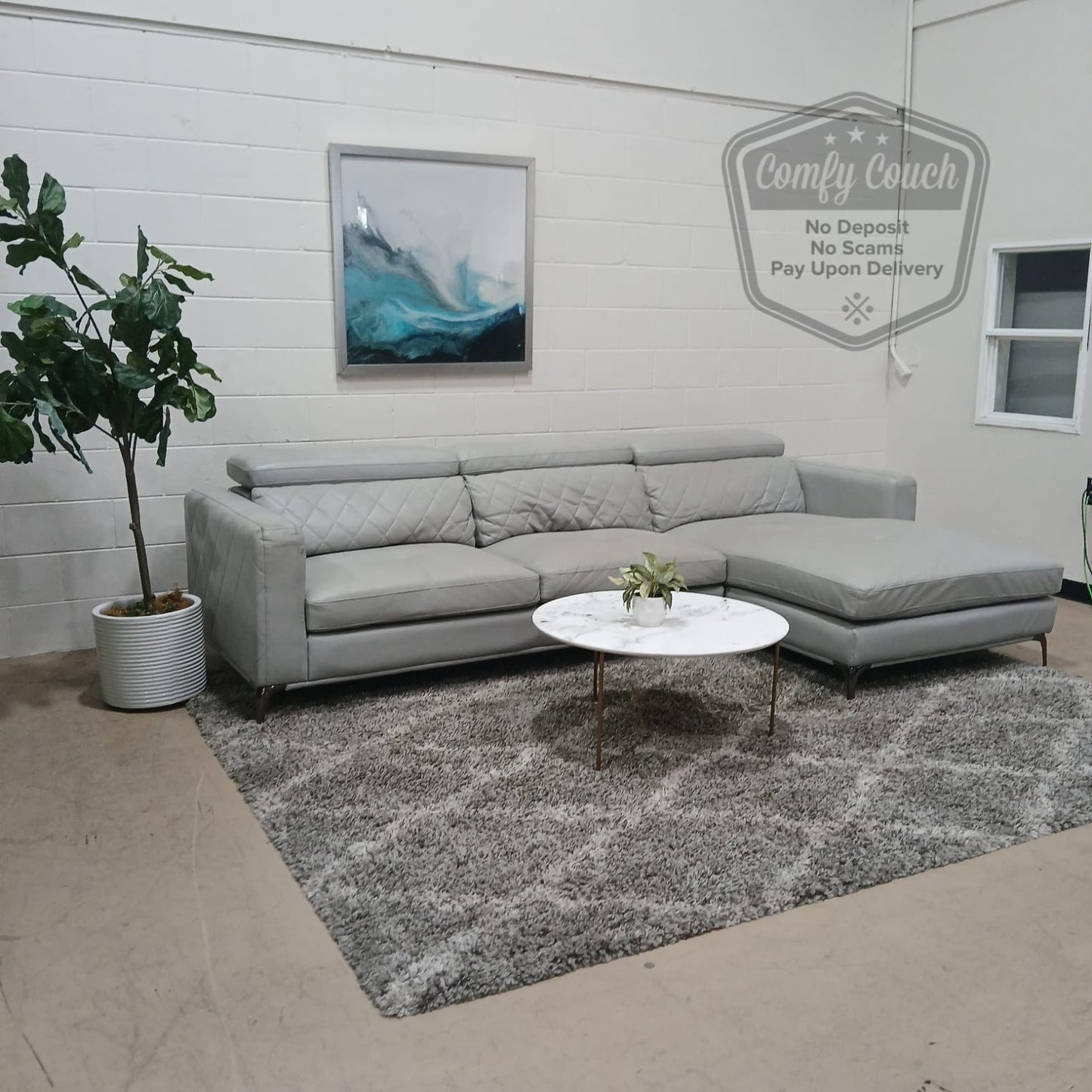 🛋️Sofia Vergara Leather Sectional Sofa (Delivery Available!! )