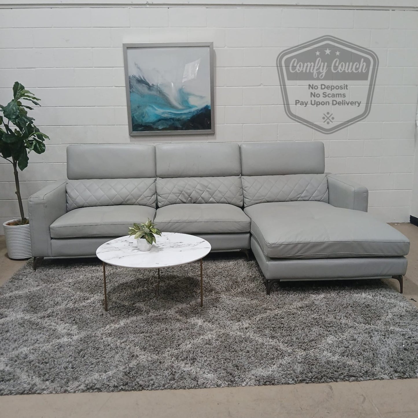 🛋️Sofia Vergara Leather Sectional Sofa (Delivery Available!! )