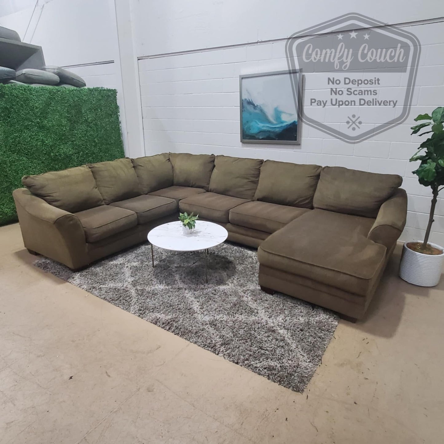 🛋️ Large Ushaped Sectional (Delivery Available!! )