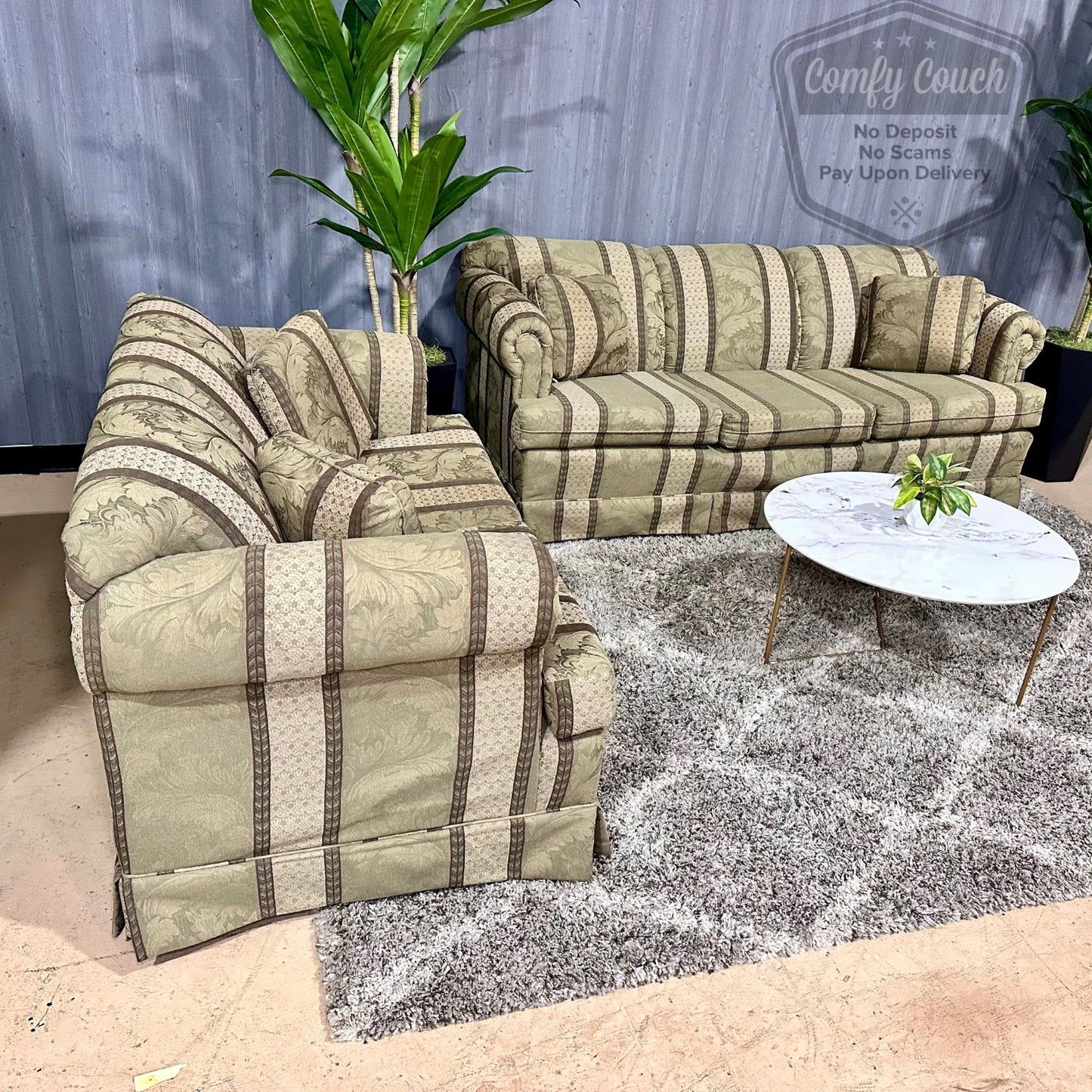 🛋️Vintage Sofa & Loveseat Set(Delivery Available!! )