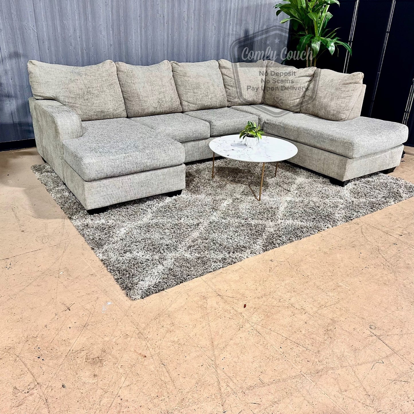 🛋️ Double Chaise Ushaped Sectional Sofa (Delivery Available!! )