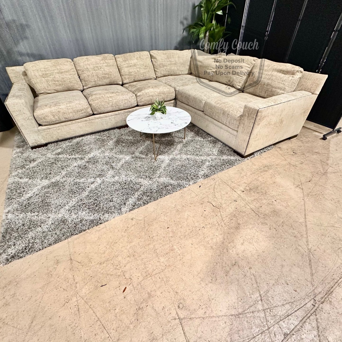 🛋️ Luxury Sectional Sofa(Delivery Available!! )