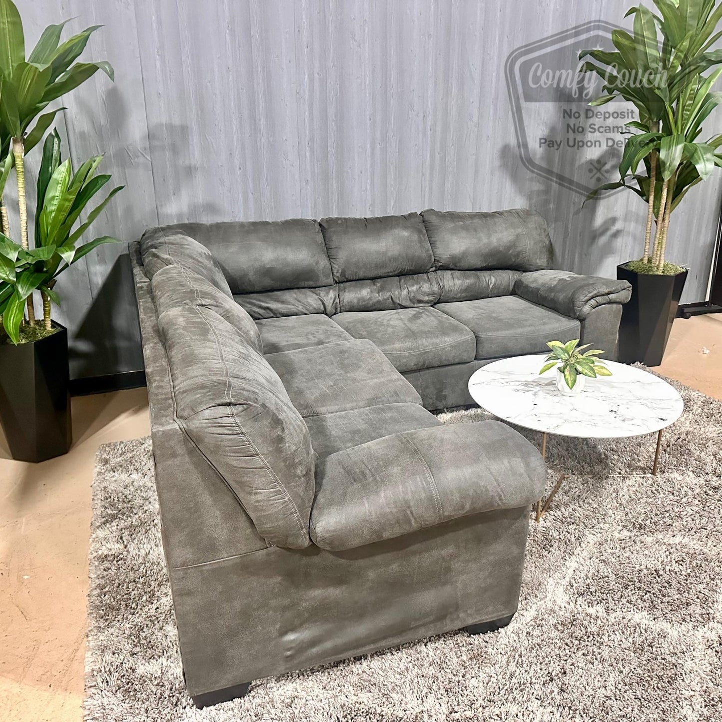 🛋️ Small Charcoal Sectional (Delivery Available!! )