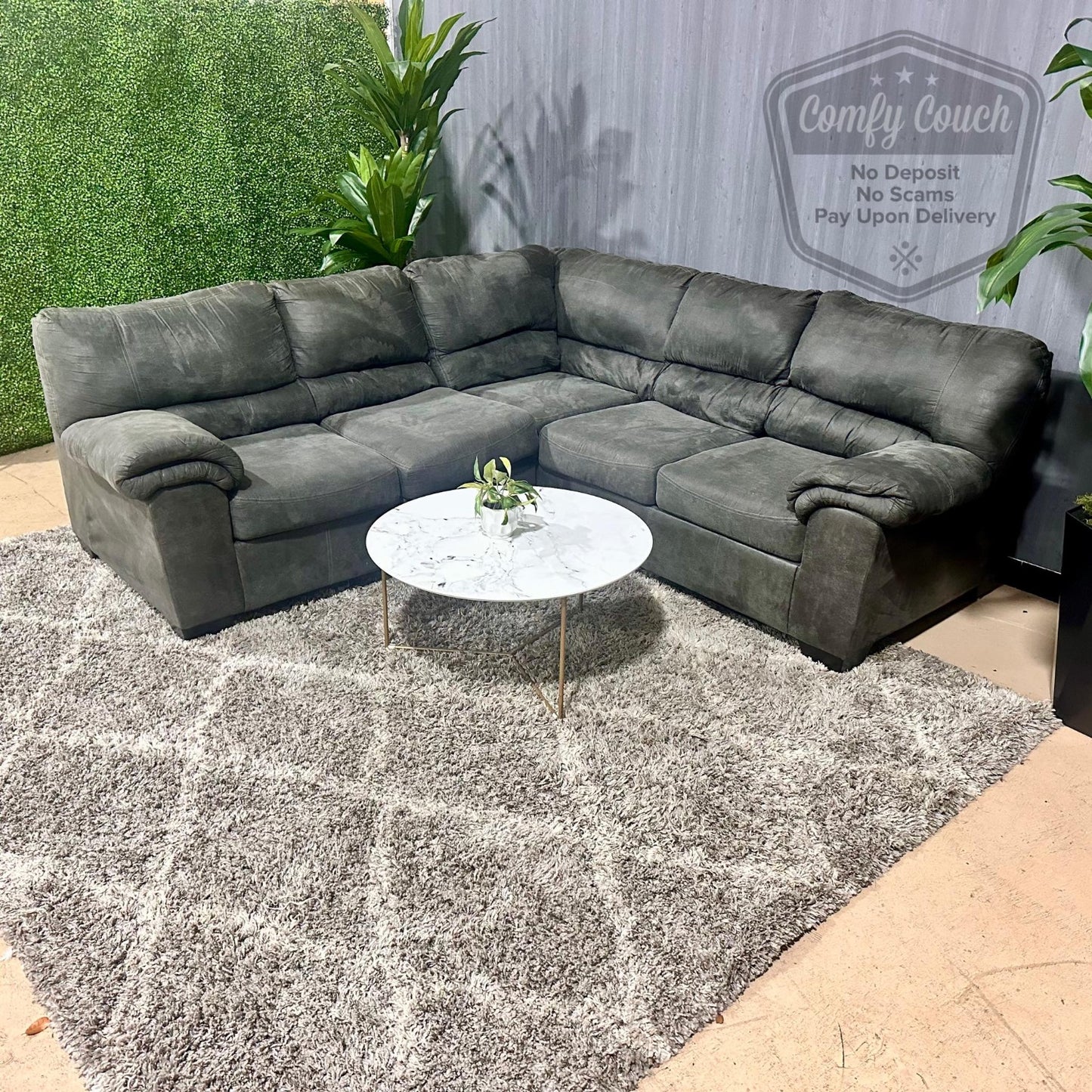 🛋️ Small Charcoal Sectional (Delivery Available!! )