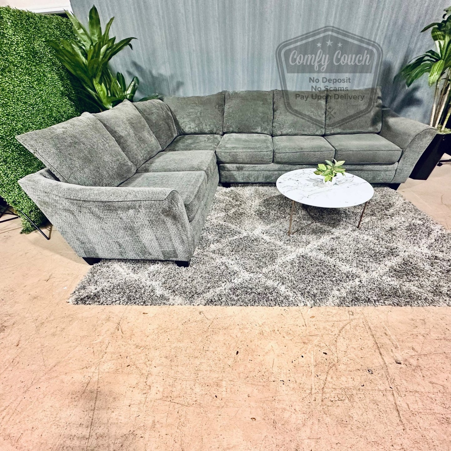 🛋️Comfy Gray Sectional (Delivery Available!! )