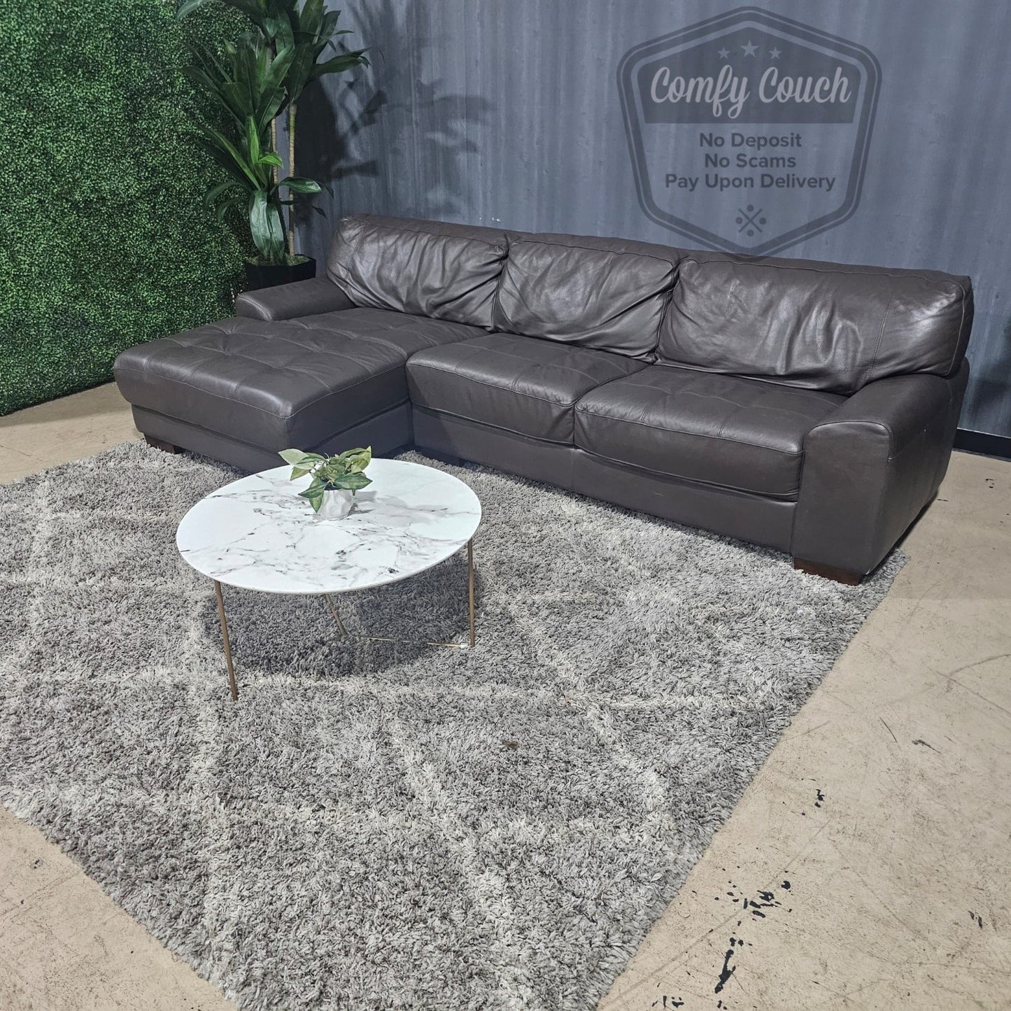 💎 Chateau d'Ax Italian Leather Sectional Sofa (Delivery Available!! )