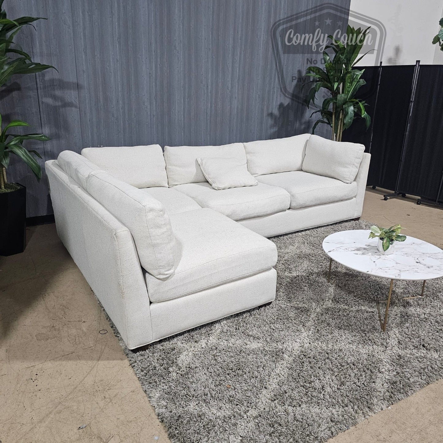 🛋️ White Comfy Sectional Sofa (Delivery Available!! )