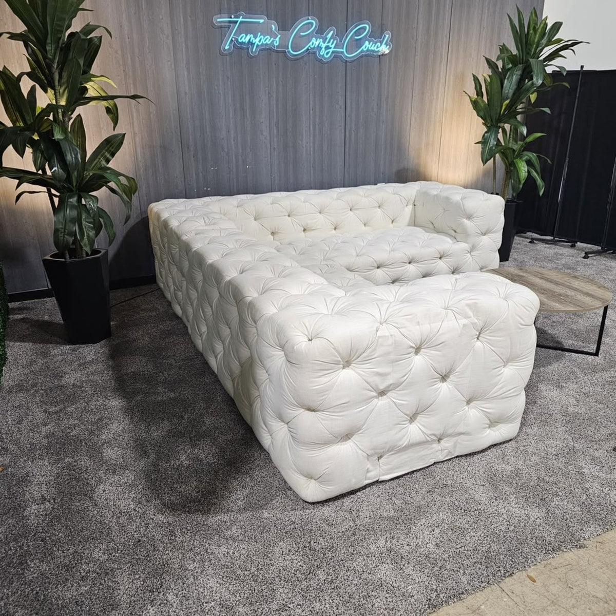🛋️RH- Restoration Hardware Soho Tufted Sectional Sofa