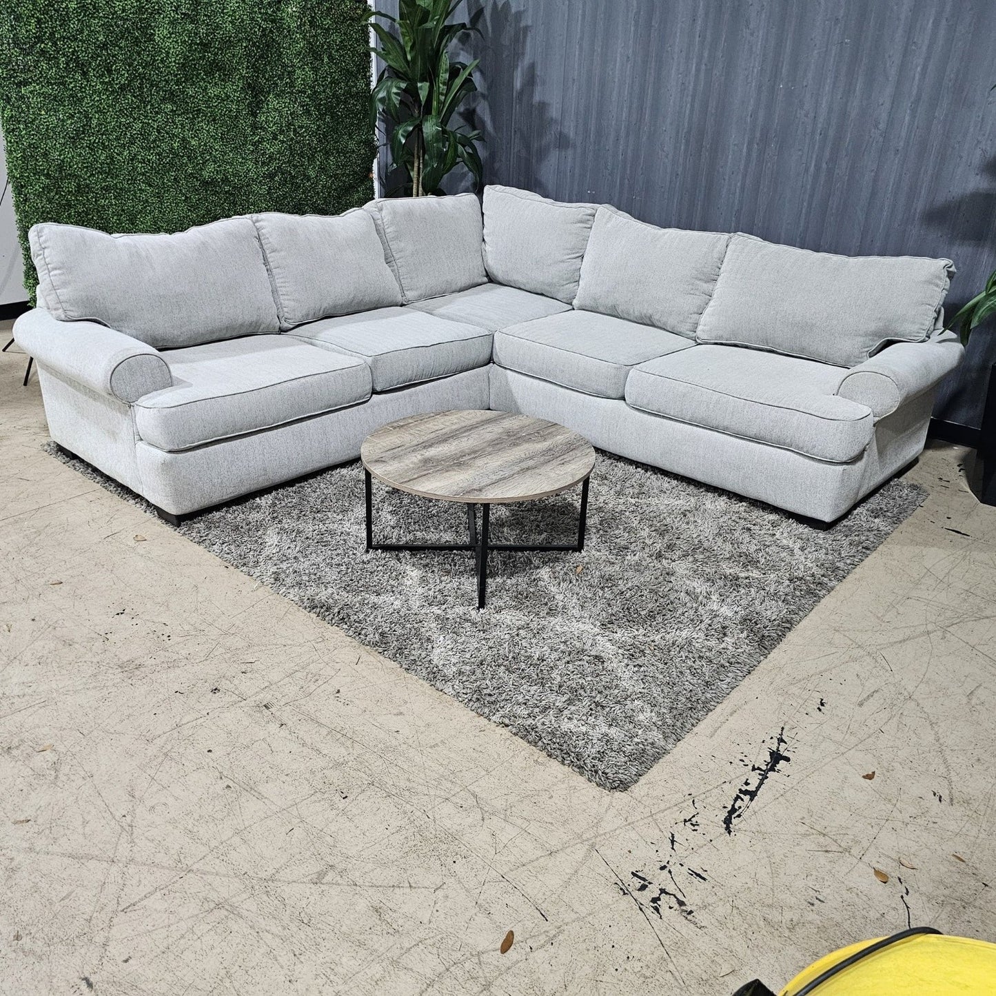 🛋️ Light Gray Symmetrical Sectional Sofa (Delivery Available!! )