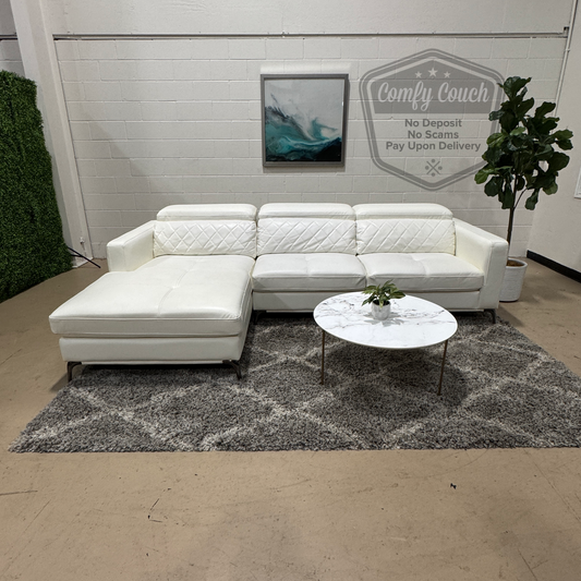 🛋️ Sofia Vergara White 2pc Sectional (Delivery Available!! )