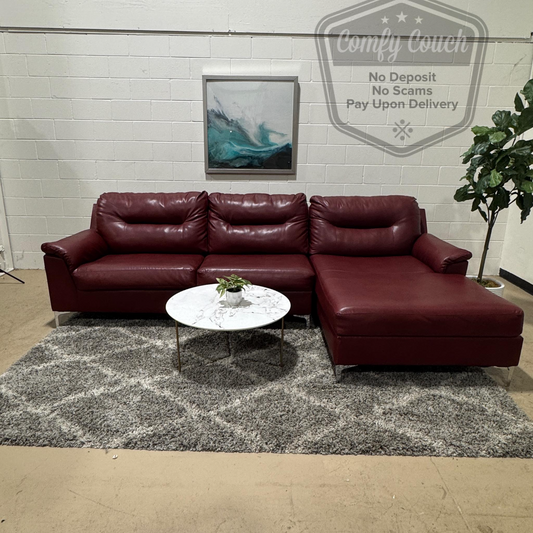 🛋️Beautiful Red Leather Sectional- Ashleys   (Delivery Available!! )