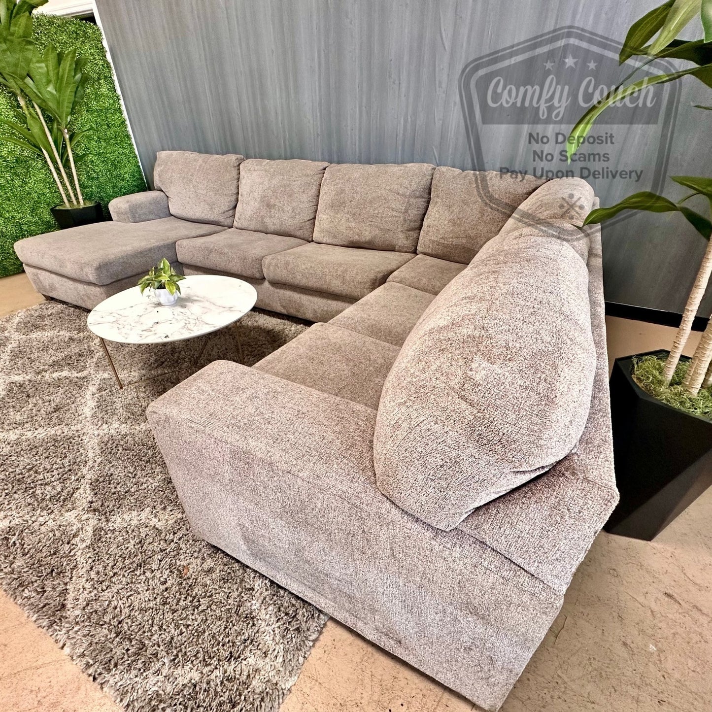 🛋️Ashley Ushaped Sectional Sofa (Delivery Available!! )