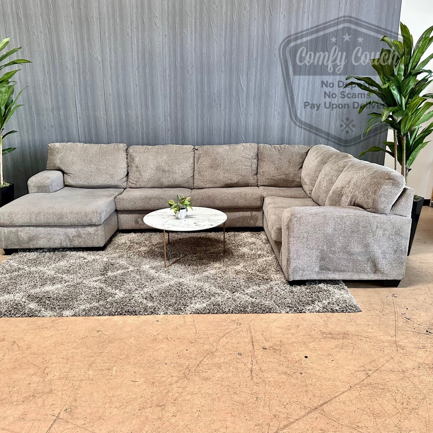 🛋️Ashley Ushaped Sectional Sofa (Delivery Available!! )
