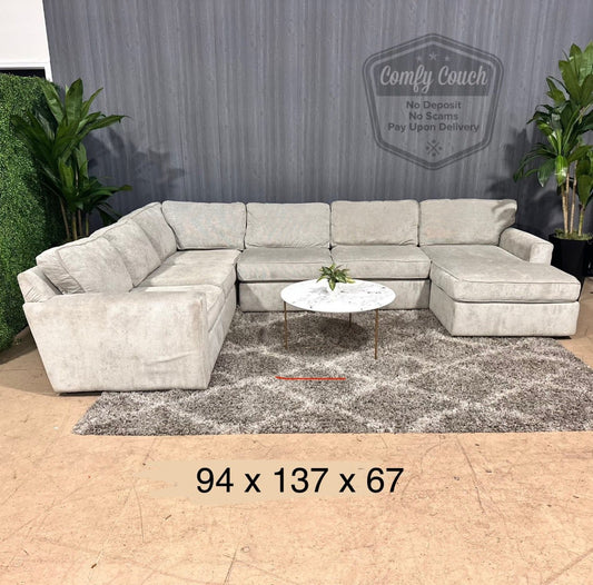 🛋️Large High Quality Ushaped Sectional  (Delivery Available!! )
