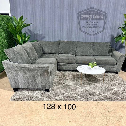 🛋️Comfy Gray Sectional  (Delivery Available!! )