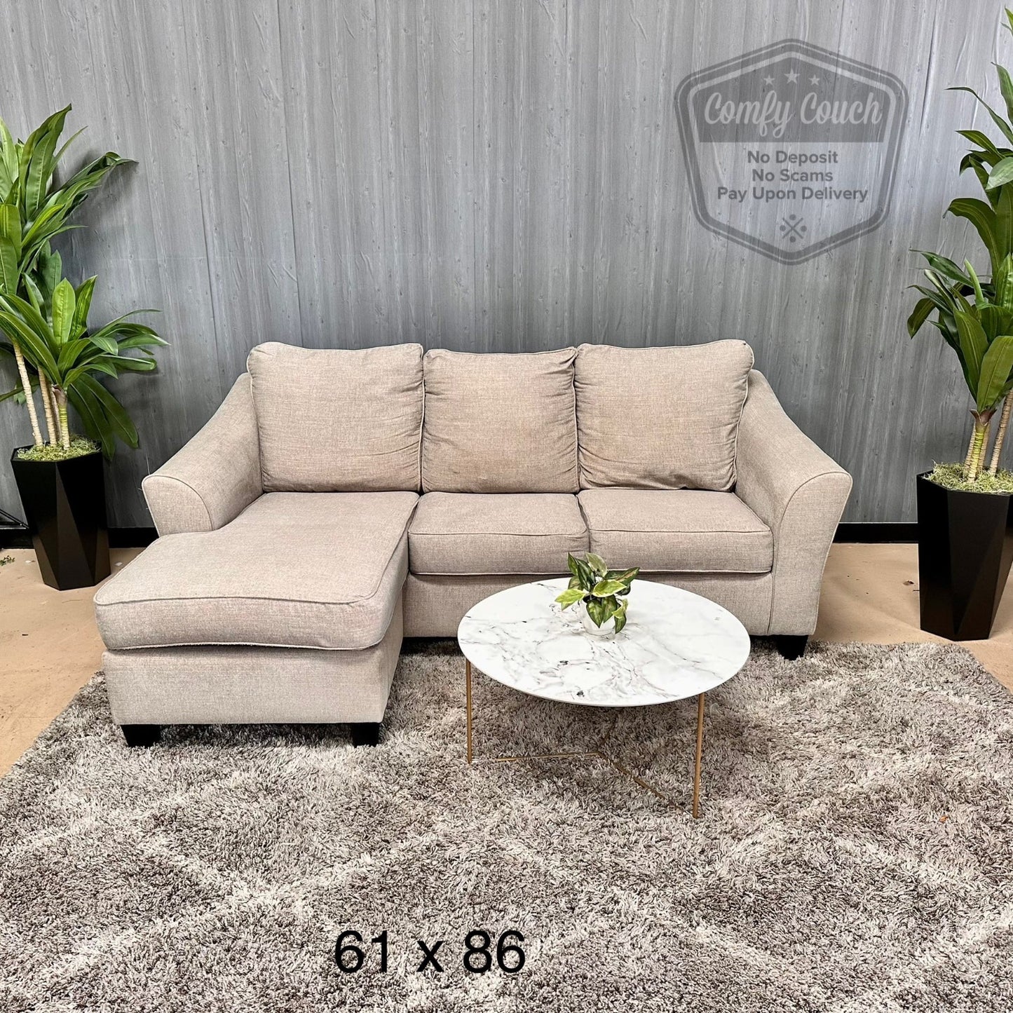 🛋️ Small Reversible Sectional (Delivery Available!! )
