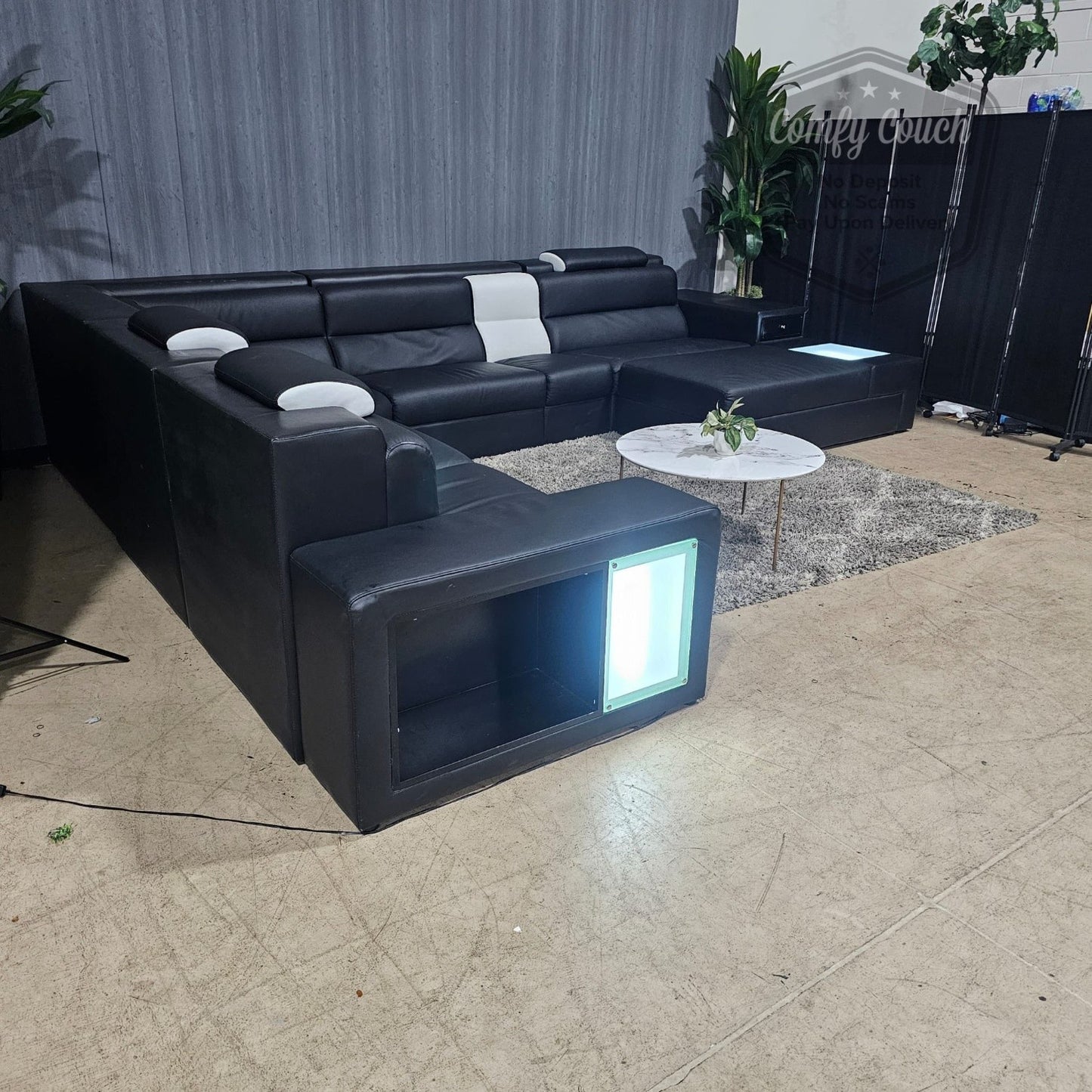 🛋️Polaris Leather Sectional & Ottoman (Delivery Available!! )