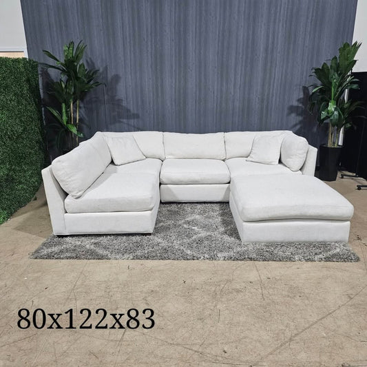 🛋️ White Comfy Sectional Sofa (Delivery Available!! )