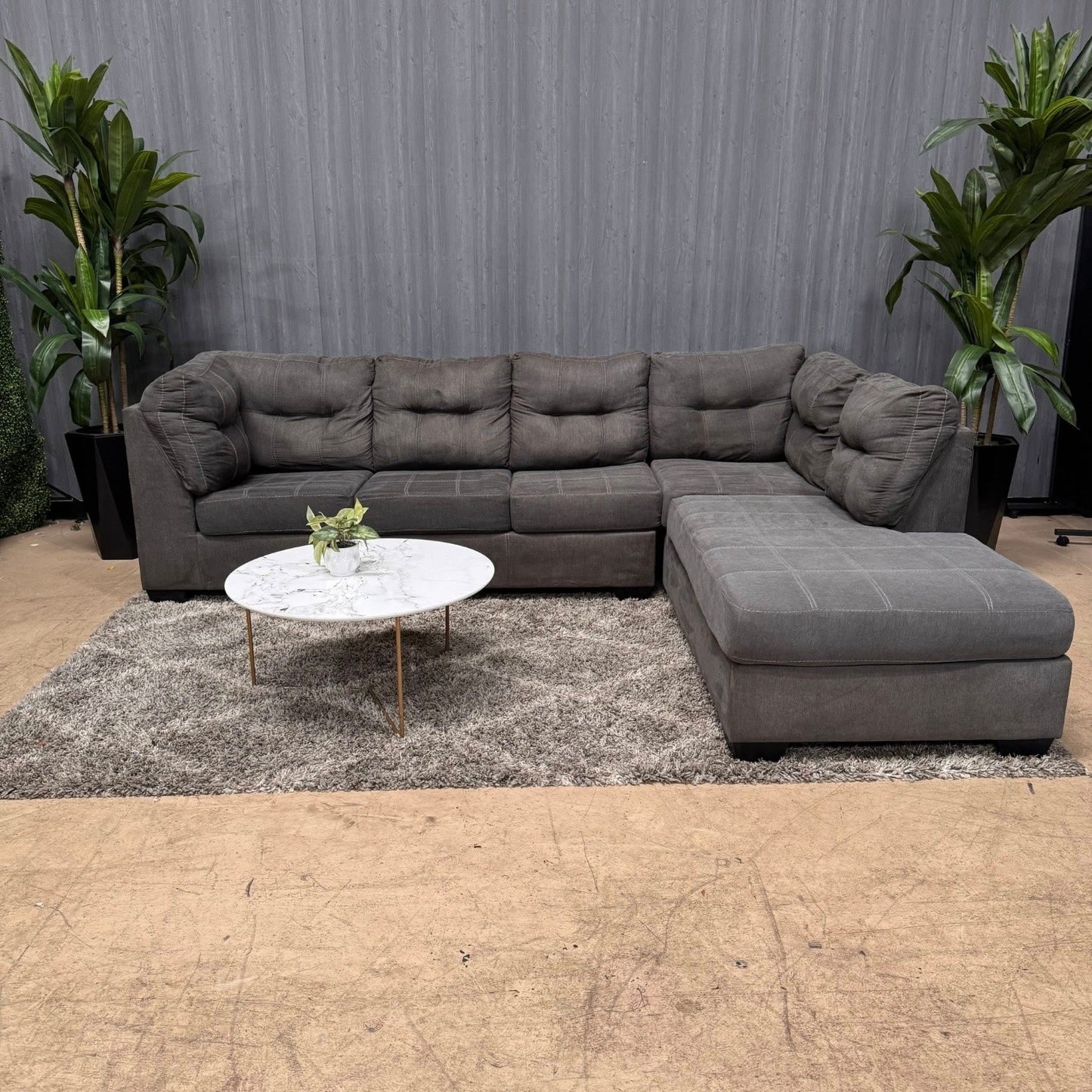 🛋️Ashley’s Pitkin Sectional sofa w/ Pullout bed (Delivery Available!! )