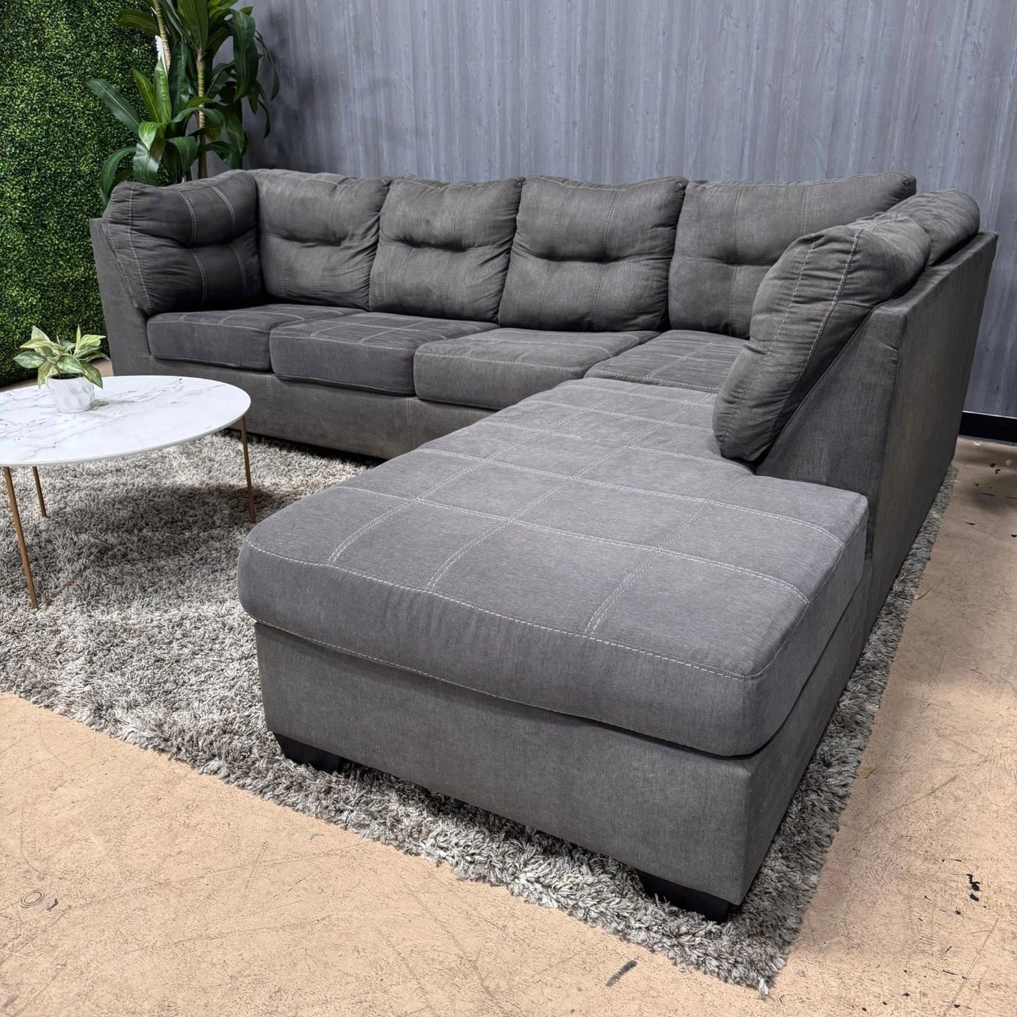 🛋️Ashley’s Pitkin Sectional sofa w/ Pullout bed (Delivery Available!! )