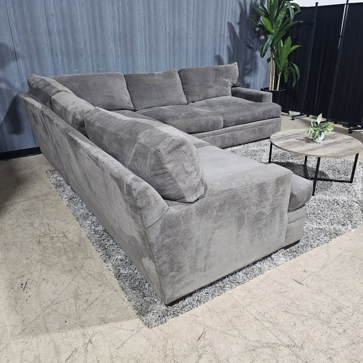 🛋️ Oversized Charcoal Sectional Sofa (Delivery Available!! )