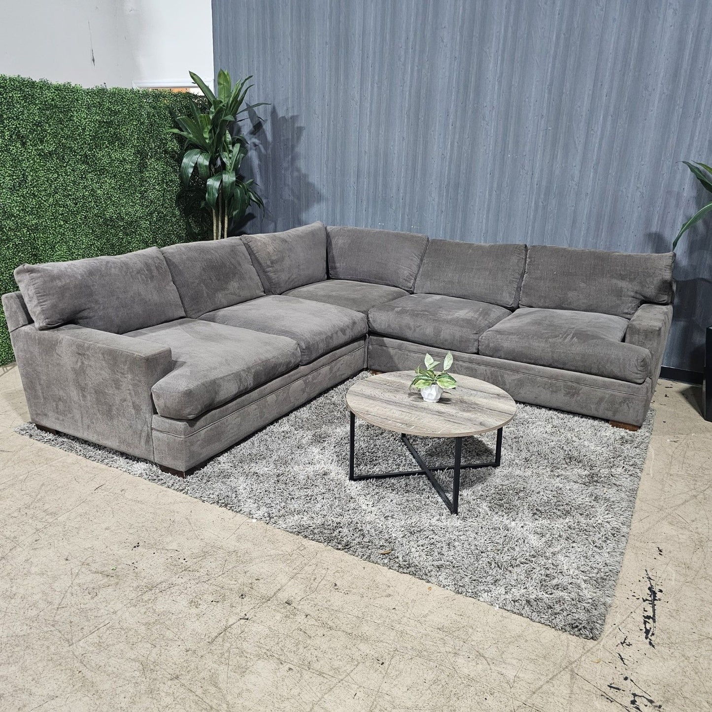 🛋️ Oversized Charcoal Sectional Sofa (Delivery Available!! )