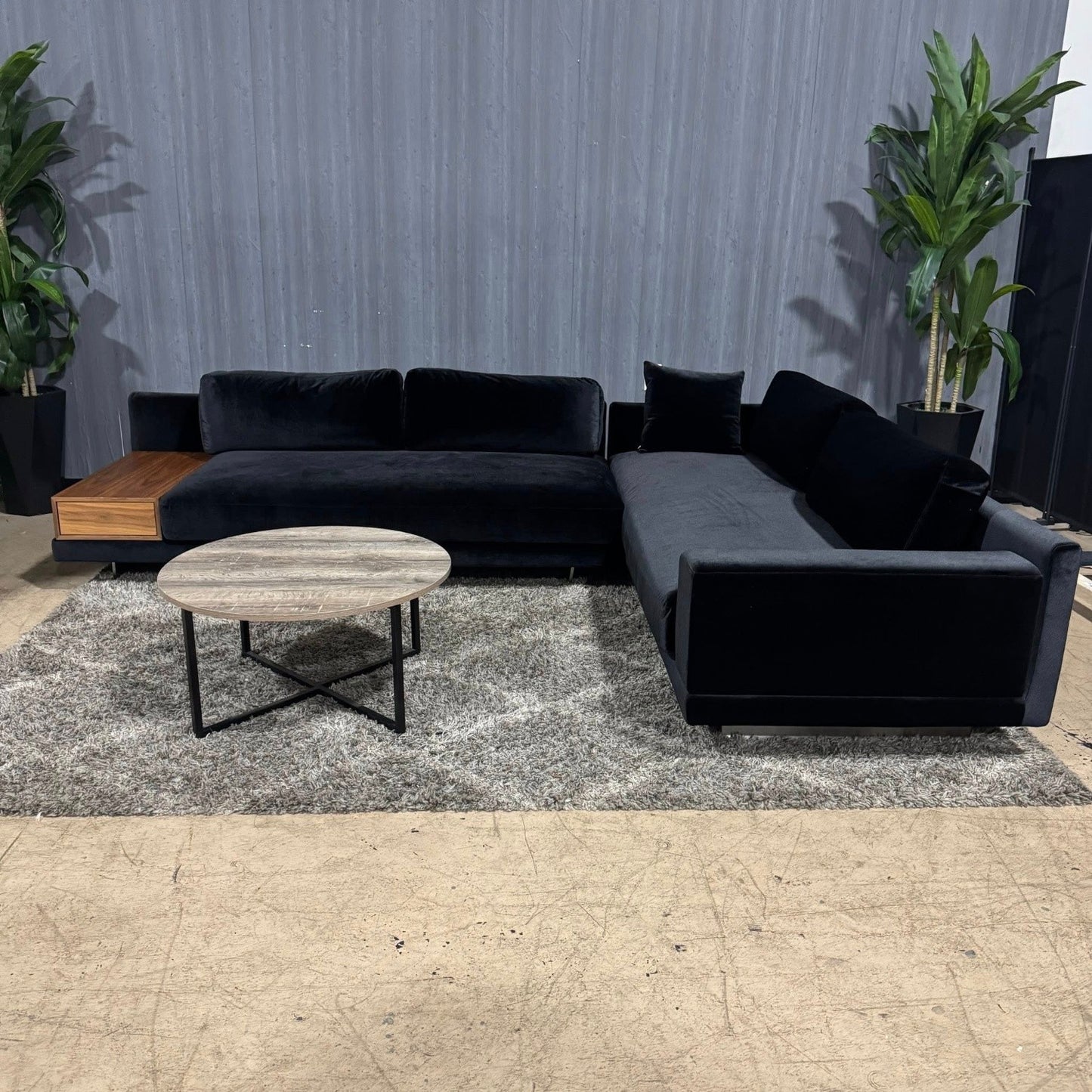 🛋️Black Velvet Dresden Sectional Sofa -Rove Concepts