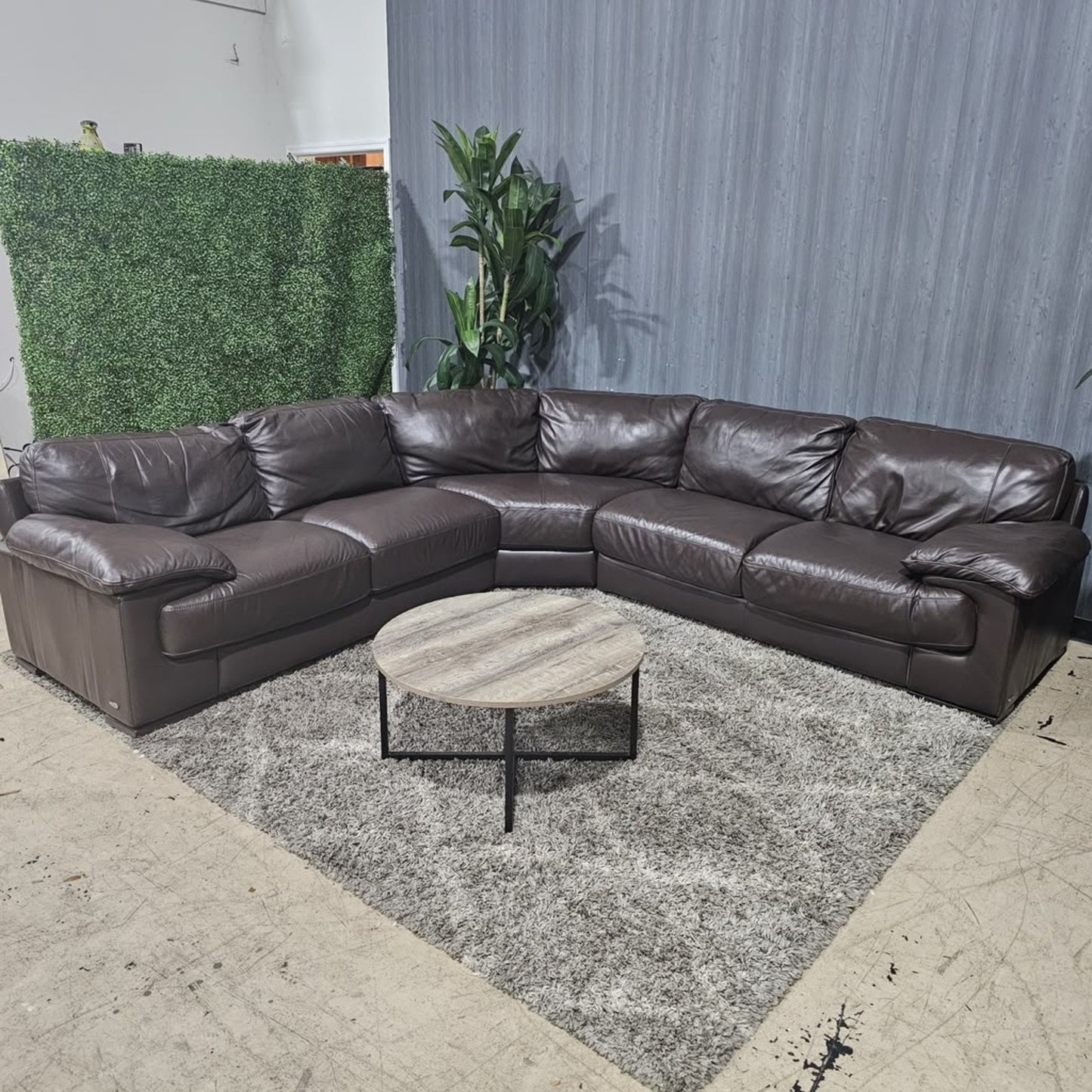 🛋️ Natuzzi X Cindy Crawford Leather Sectional Sofa (Delivery Available!! )