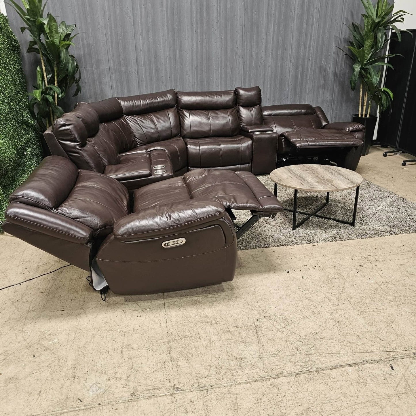 Leather Reclining Sectional Sofa (Delivery Available!! )