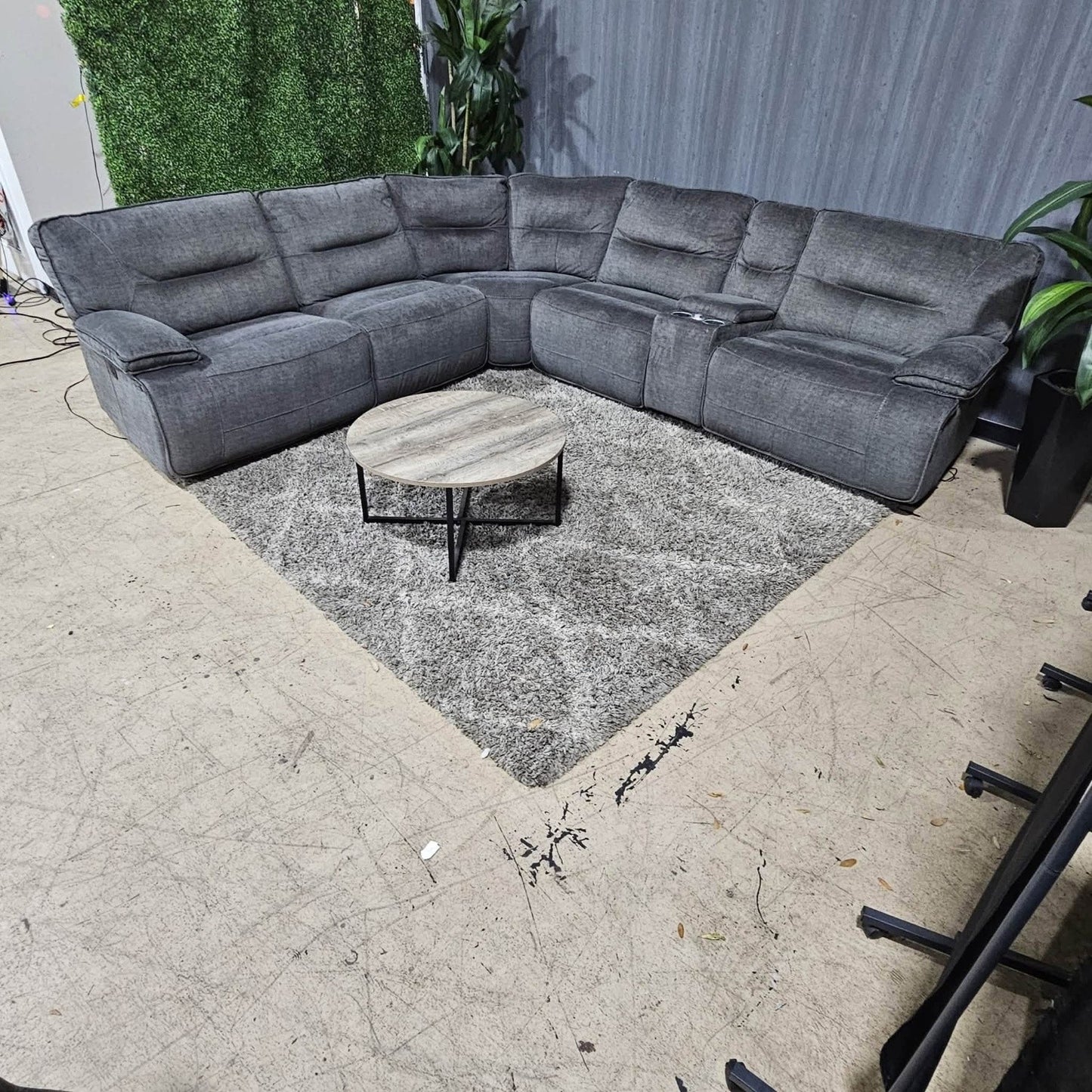 Oversized Reclining Sectional Sofa (Delivery Available!! )