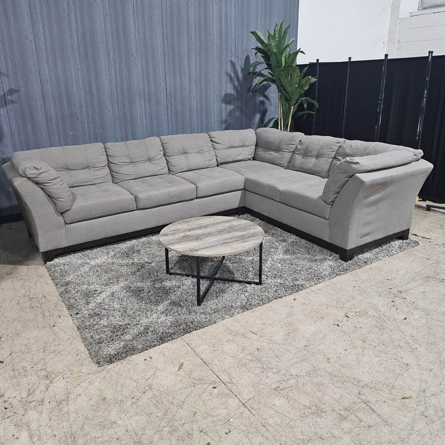 🛋️ Gray Sectional Sofa (Delivery Available!! )
