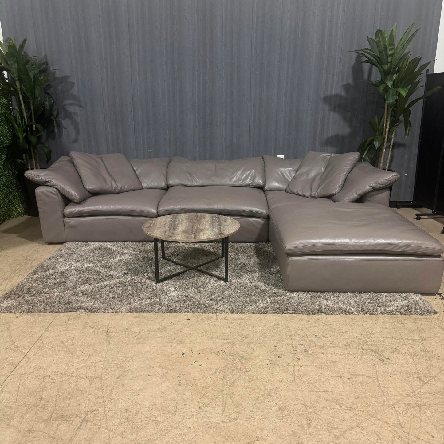 🛋️ RH- Restoration Hardware Original Leather Cloud Couch (Delivery Available!! )