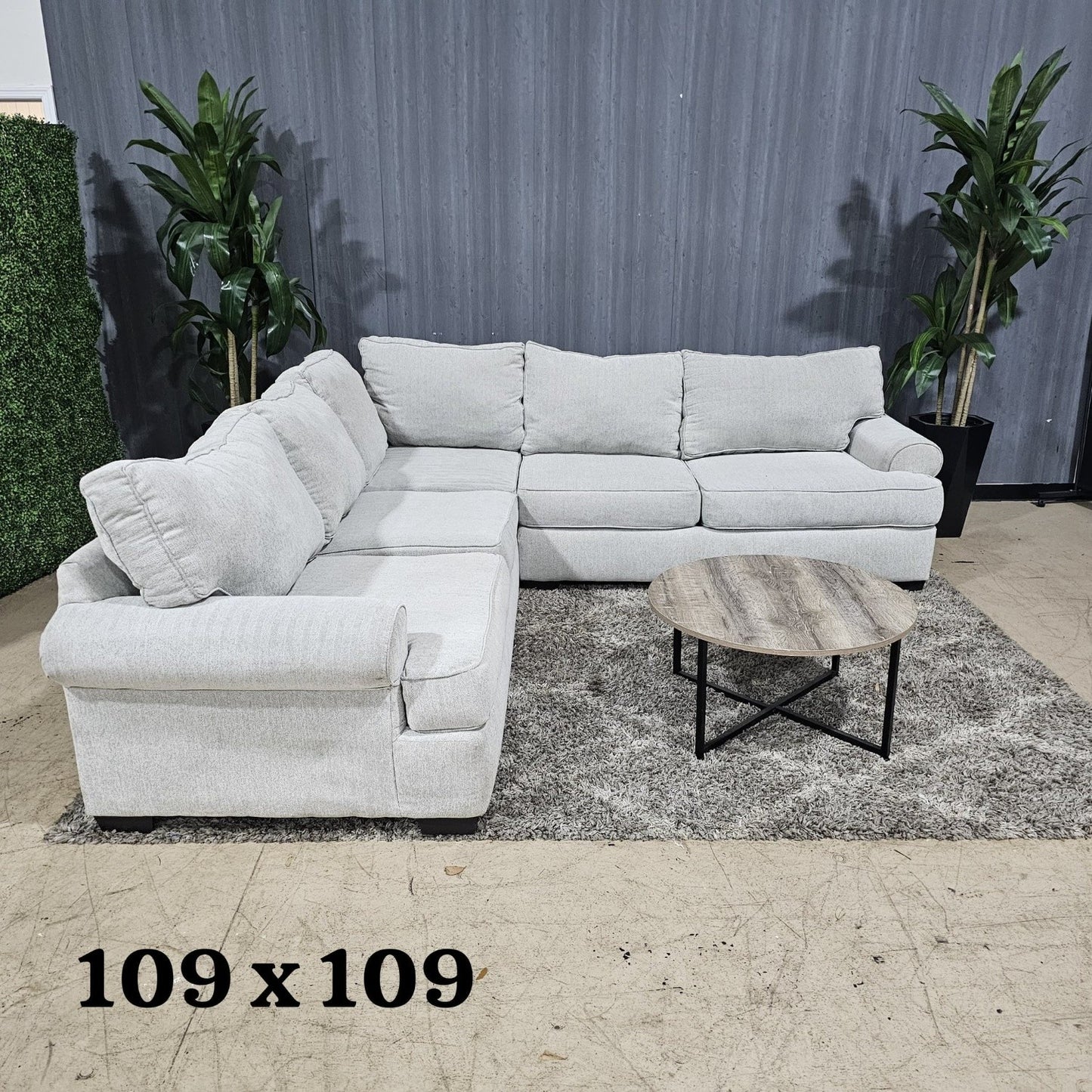 🛋️ Light Gray Symmetrical Sectional Sofa (Delivery Available!! )