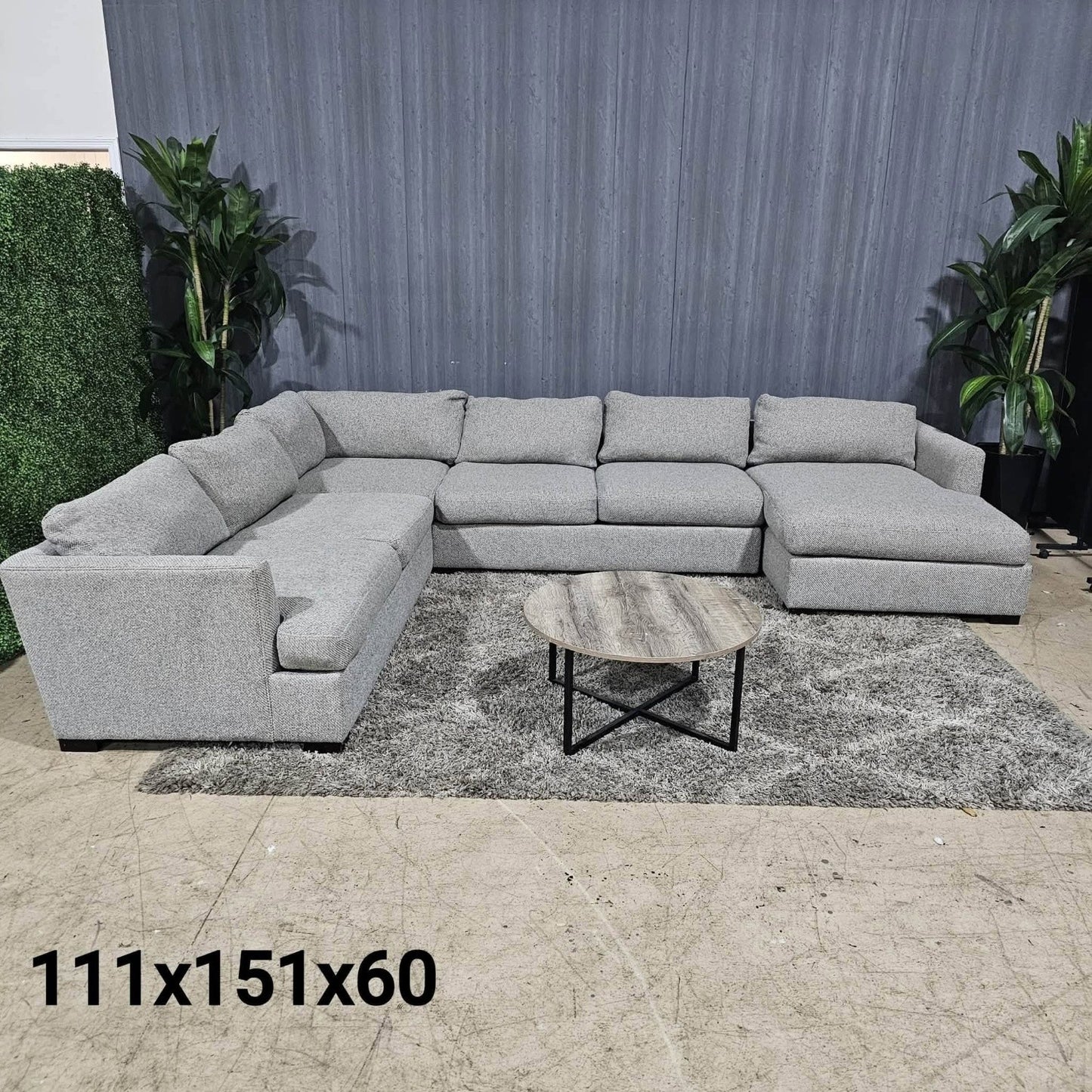 Oversized Haverty’s Ushaped Sectional Sofa (Delivery Available!! )