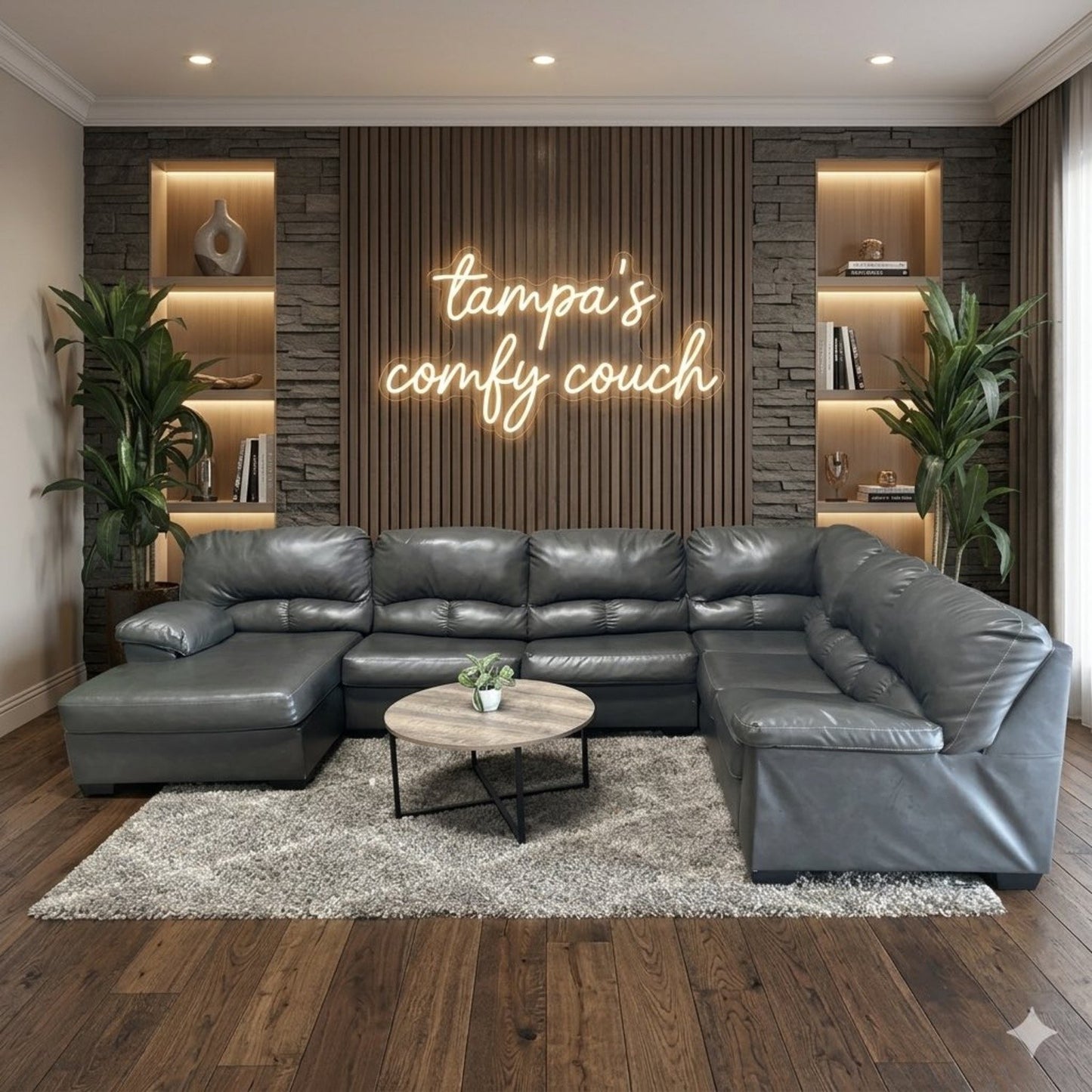 🛋️ Ashleys Leather Ushaped Sectional (Delivery Available!! )