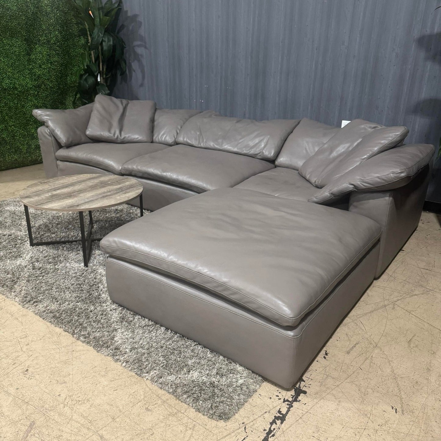 🛋️ RH- Restoration Hardware Original Leather Cloud Couch (Delivery Available!! )