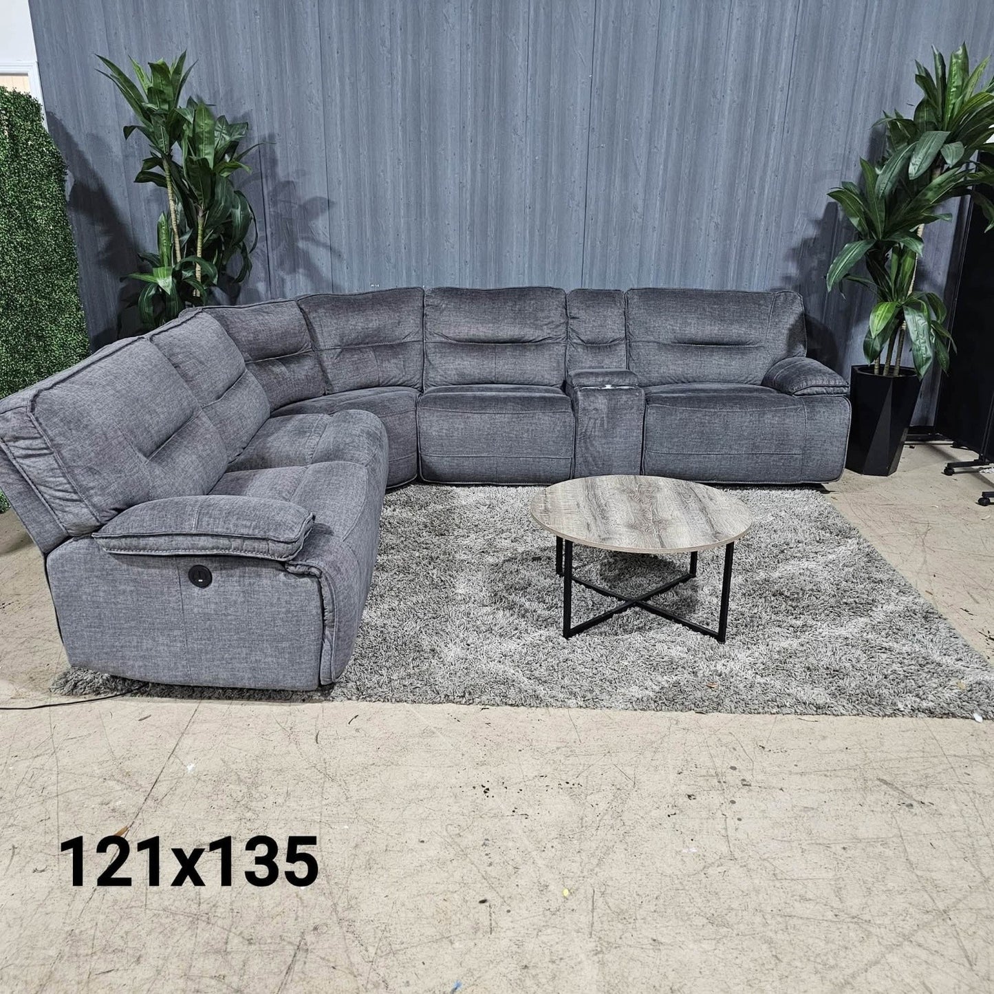 Oversized Reclining Sectional Sofa (Delivery Available!! )