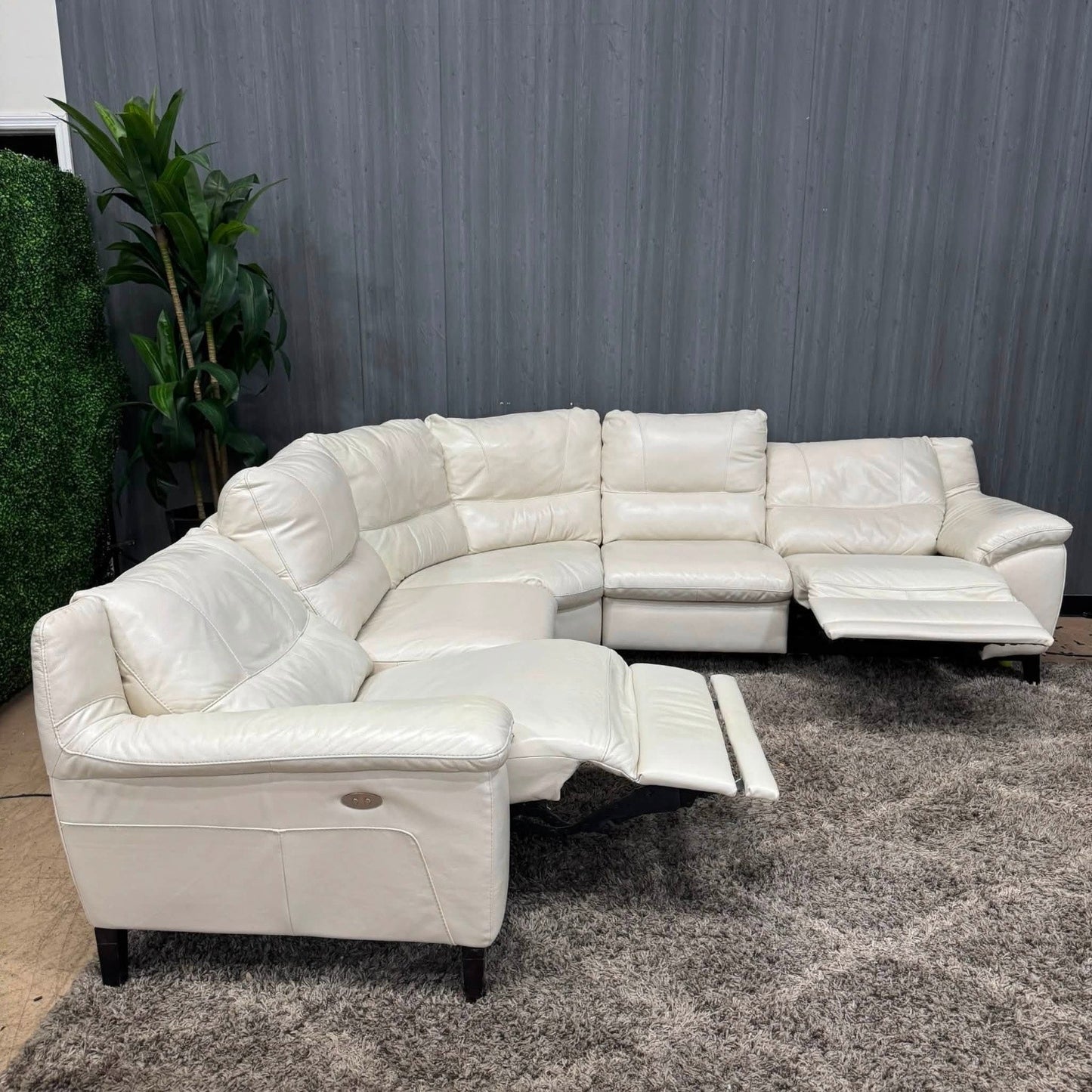 💎 Natuzzi Leather Reclining Sectional Sofa (Delivery Available!! )