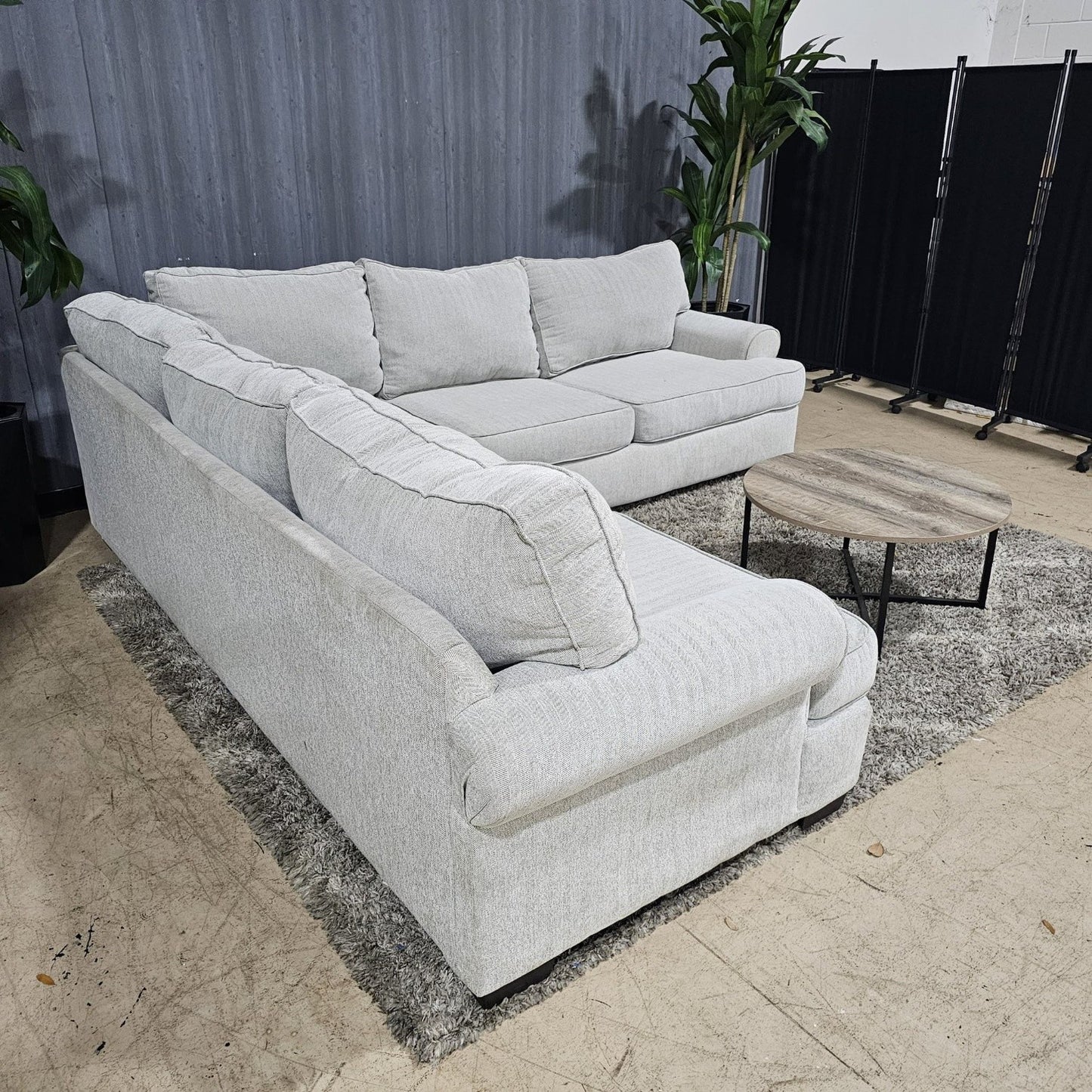 🛋️ Light Gray Symmetrical Sectional Sofa (Delivery Available!! )