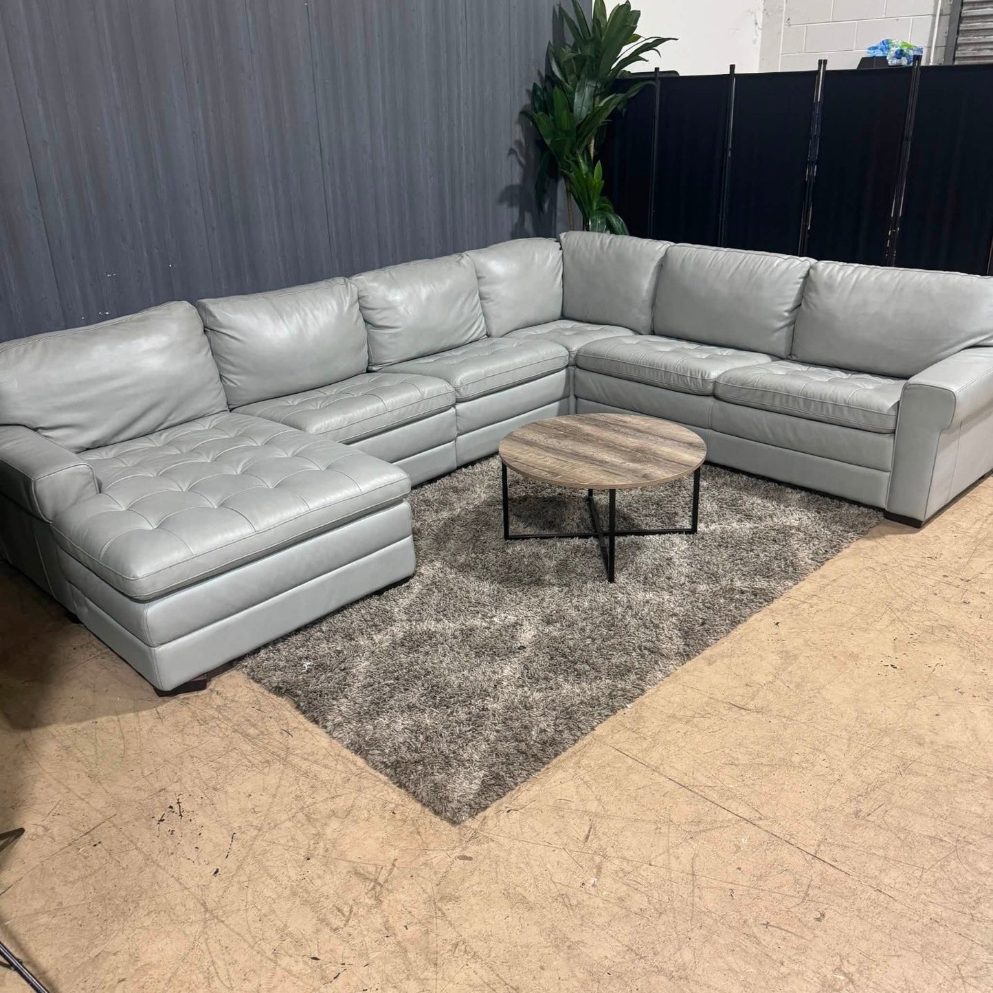 🛋️ Gray Havertys Leather Ushaped Sectional Sofa (Delivery Available!! )
