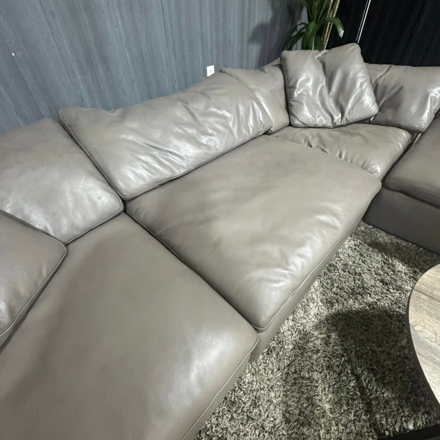 🛋️ RH- Restoration Hardware Original Leather Cloud Couch (Delivery Available!! )