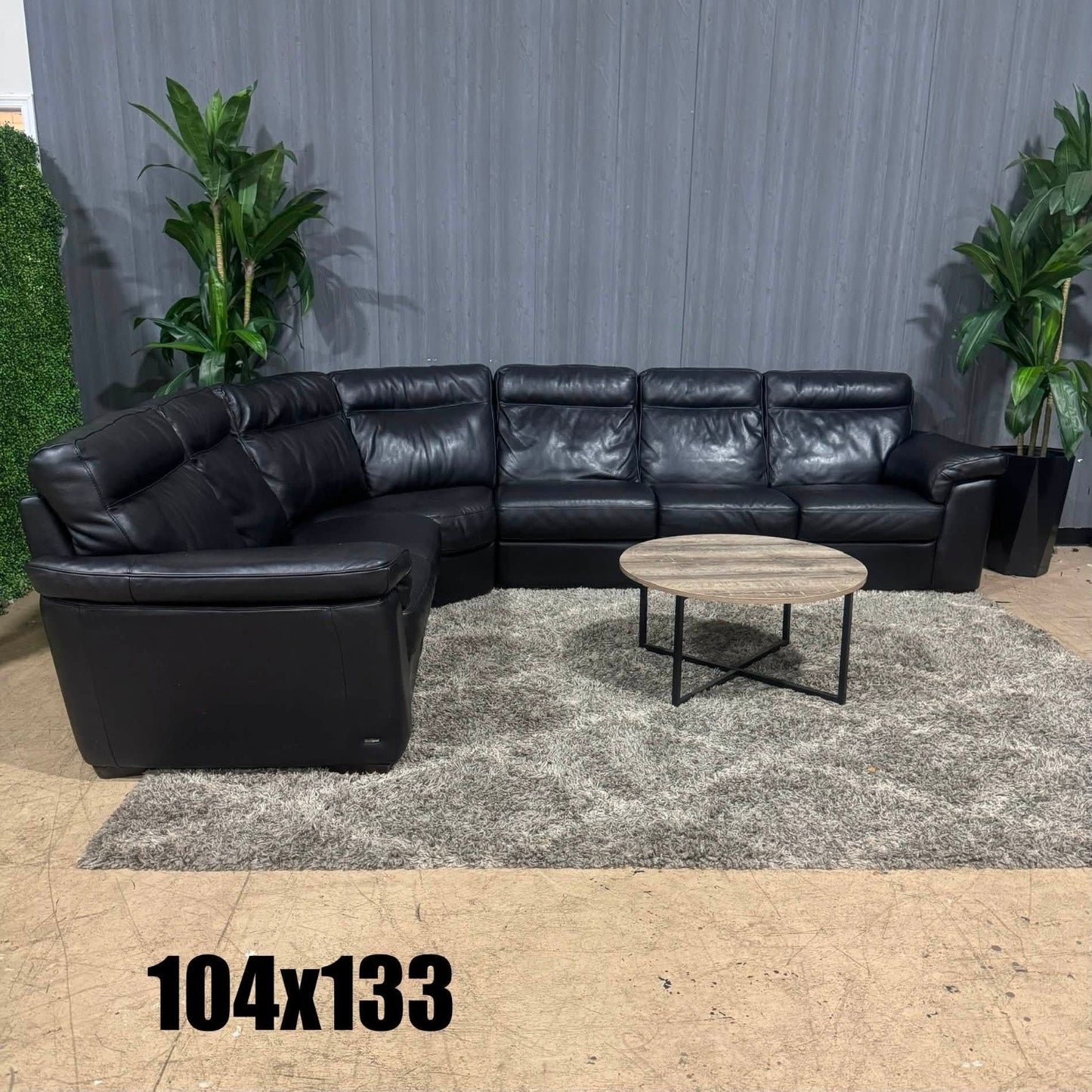 Full Grain Leather Natuzzi Sectional Sofa (Delivery Available!! )