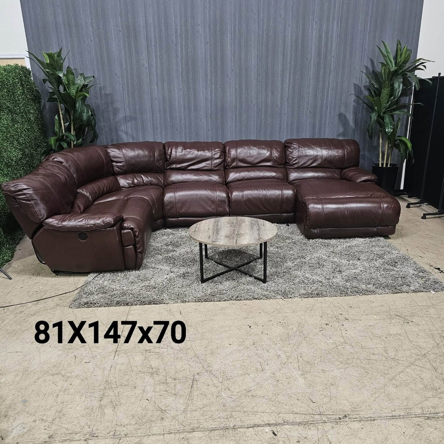 Leather Ushaped Reclining Sectional Sofa (Delivery Available!! )