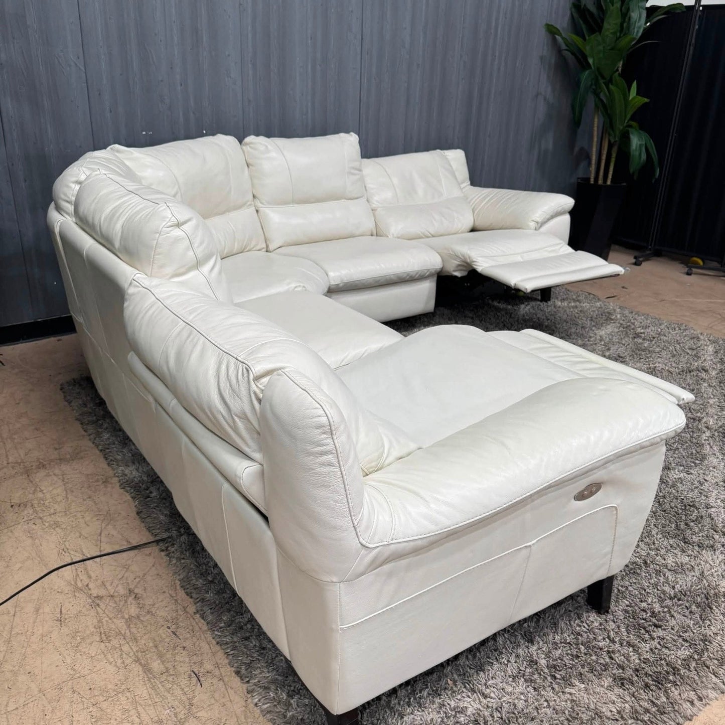 💎 Natuzzi Leather Reclining Sectional Sofa (Delivery Available!! )