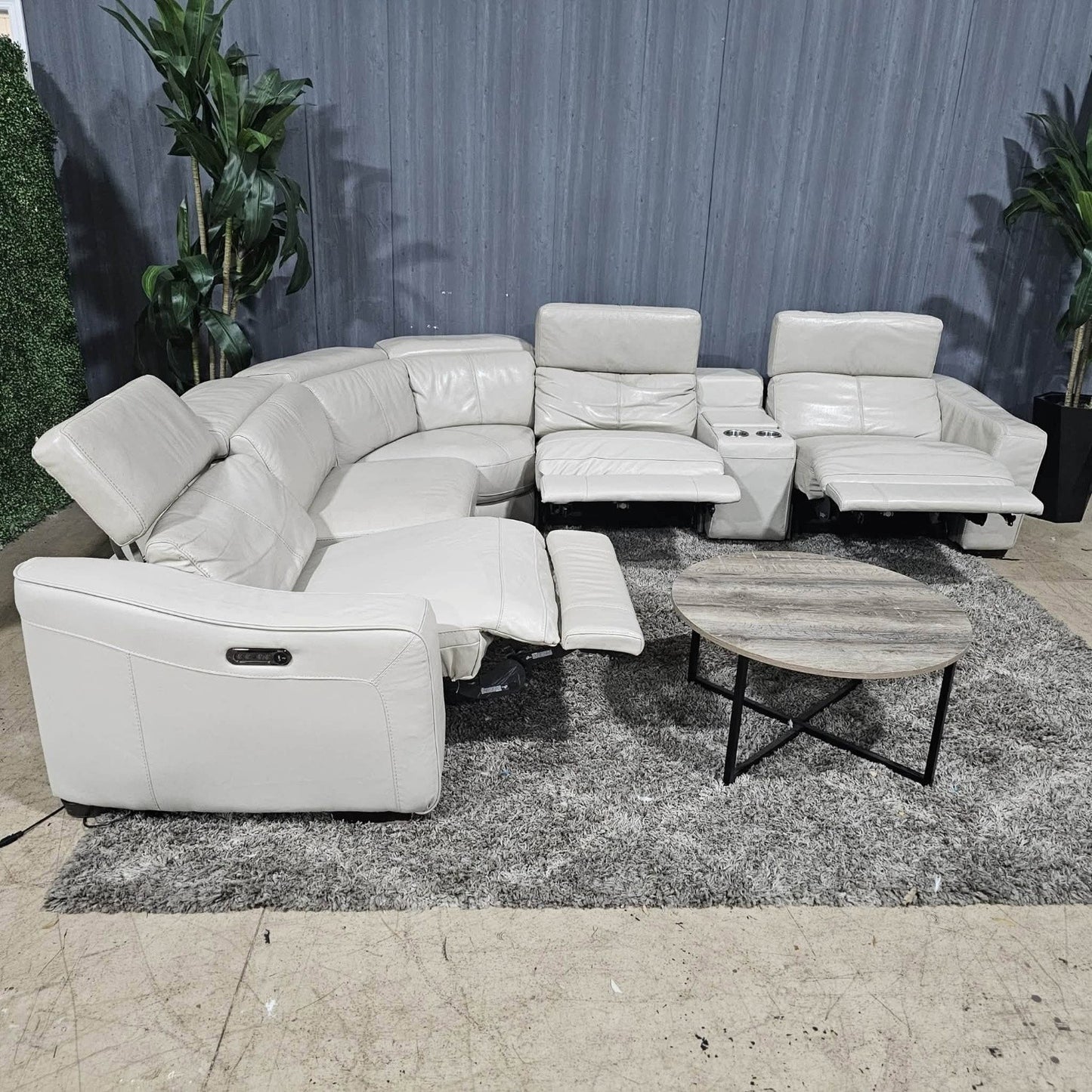 Full Grain Leather Macy’s Reclining Sectional Sofa (Delivery Available!! )