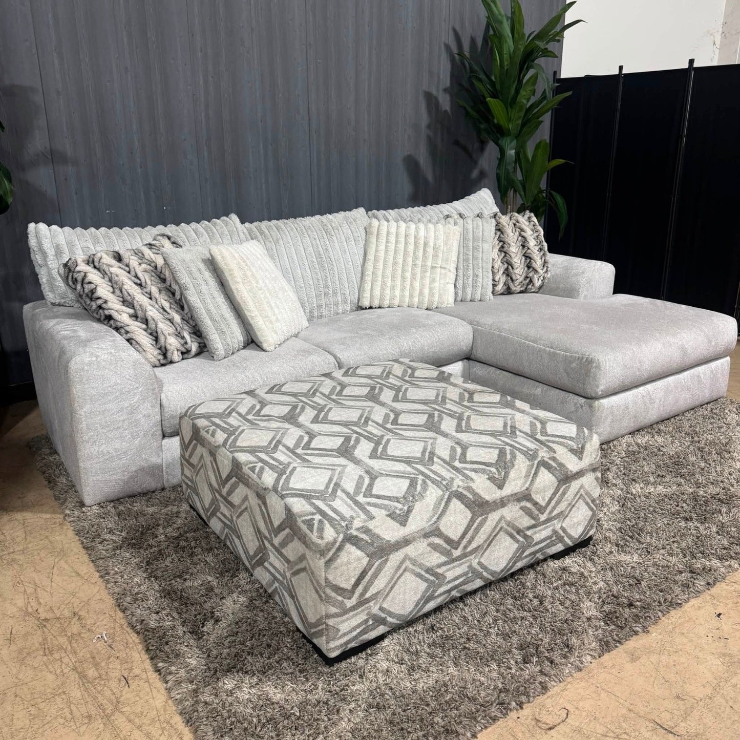 🛋️ Fluffy Sectional Sofa w/ Ottoman (Delivery Available!! )