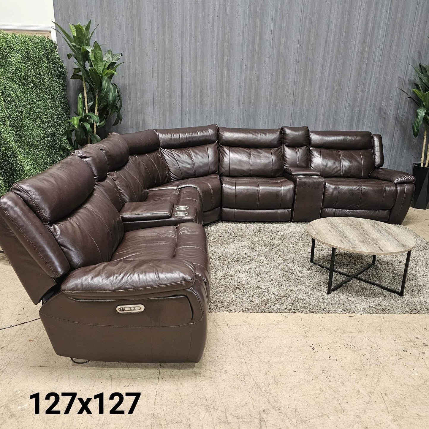 Leather Reclining Sectional Sofa (Delivery Available!! )