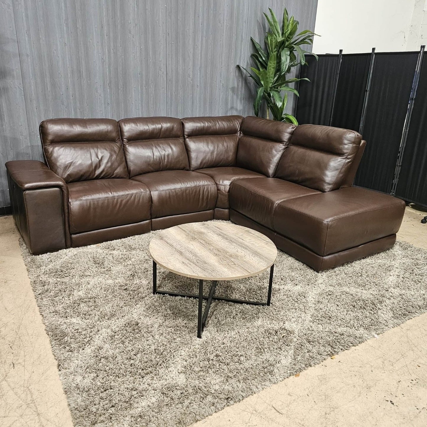 Genuine Leather Reclining Sectional (Delivery Available!! )