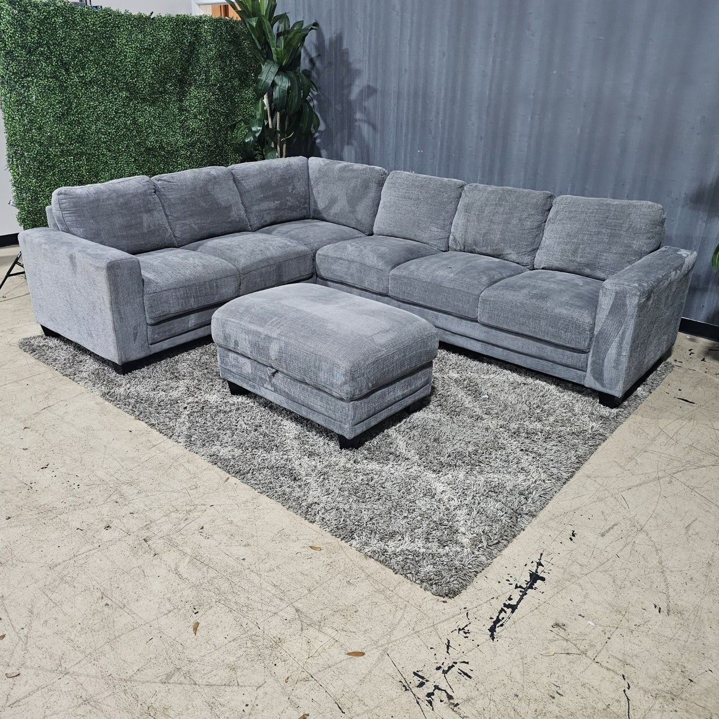 🛋️ Charcoal Sectional & Ottoman w Storage (Delivery Available!! )